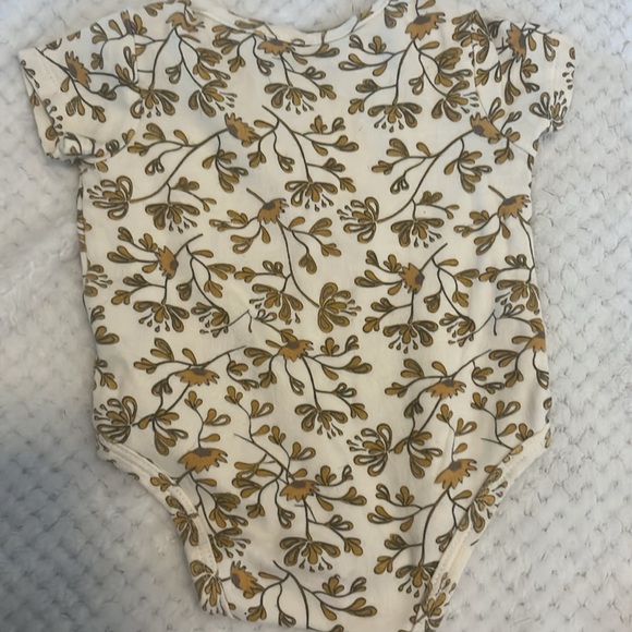 Jessica Simpson onesie - Picture 3 of 3